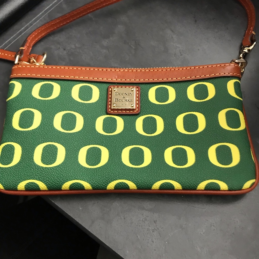 Dooney &Bourke